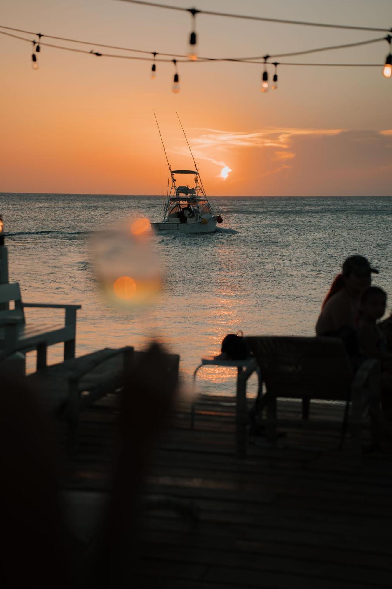 The Beach House Boutique Hotel West End Buitenkant foto